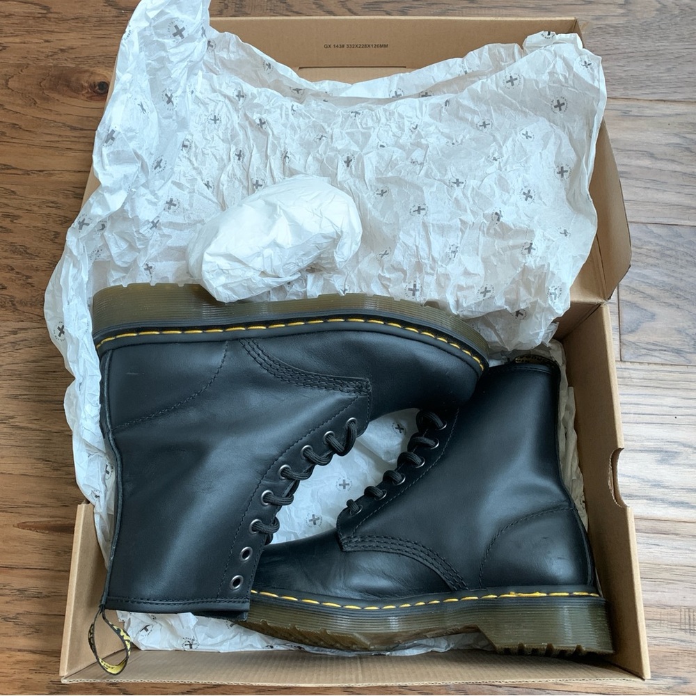 ❤️ Dr. Martens Womens 1460 W 8 Eye Boots Black Nappa Leather US 7/ UK 5/ EU 38